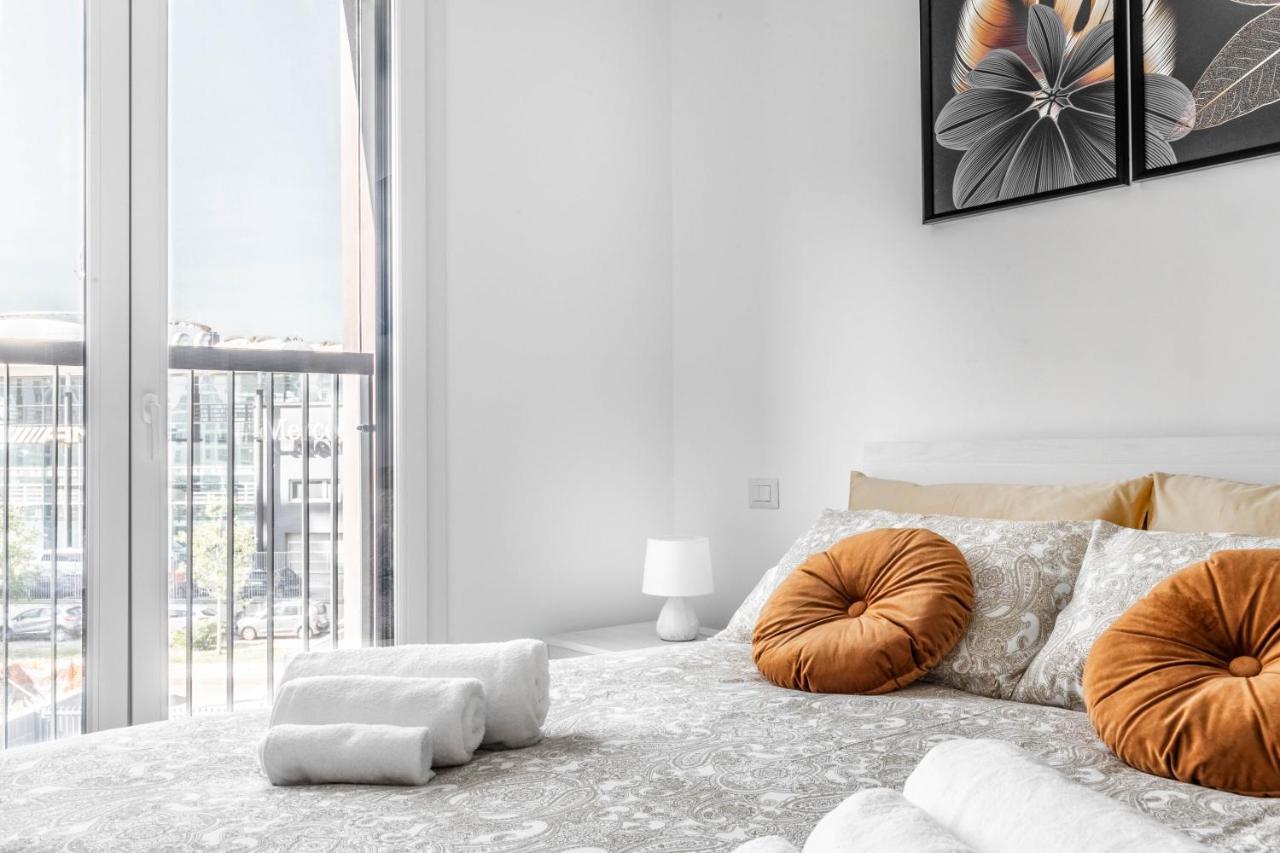 Harmony House - Rho Fiera 6Min - Free Parking - Terrace Apartment Milan Luaran gambar
